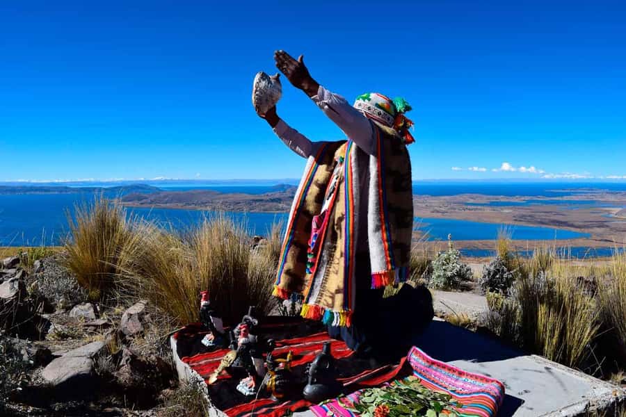 Puno: Chucuito, Aramu Muru, and Juli Day Trip - Chullpas of Molloco and the story of the dead