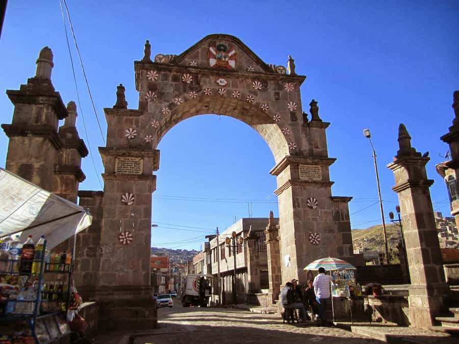 Puno: History and Culture Walking Tour - Walking Down Into Puno’s Historic Center