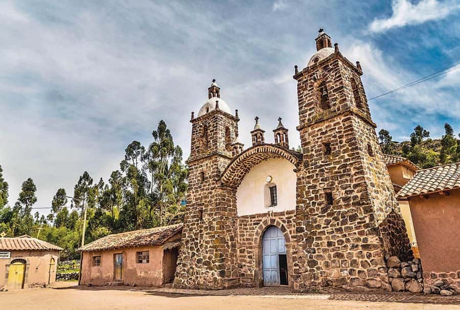 Puno: Route Of The Sun to Cusco with Lunch and Ticket Option - Who should book this route