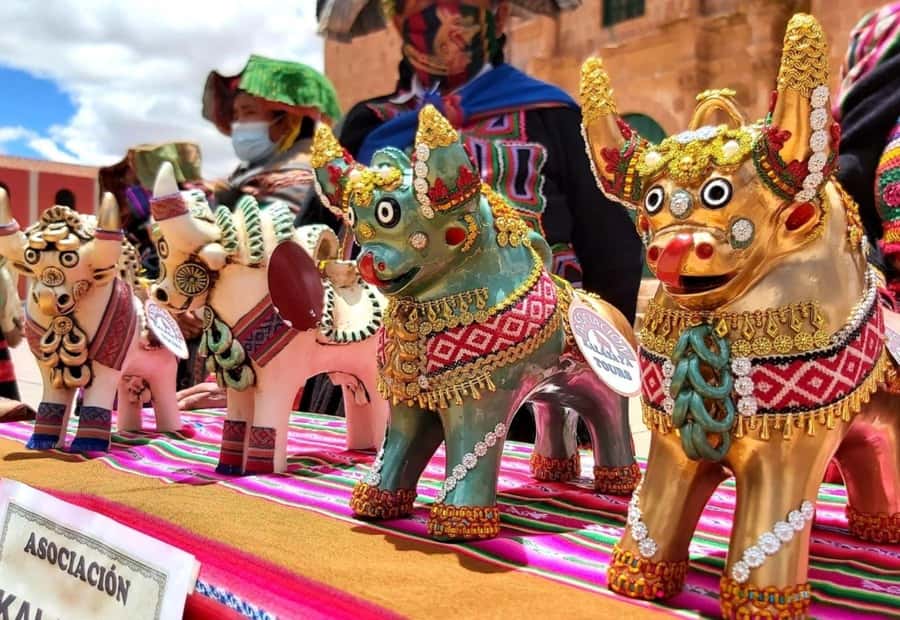 Puno: Route Of The Sun to Cusco with Lunch and Ticket Option - Pausing at La Raya above 4,300 meters