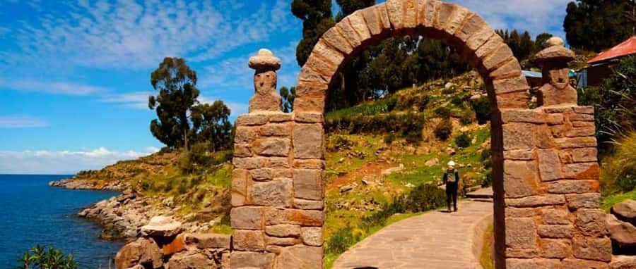 Puno: Two-day excursion to Uros, Amantani and Taquile - Early breakfast and the boat to Taquile