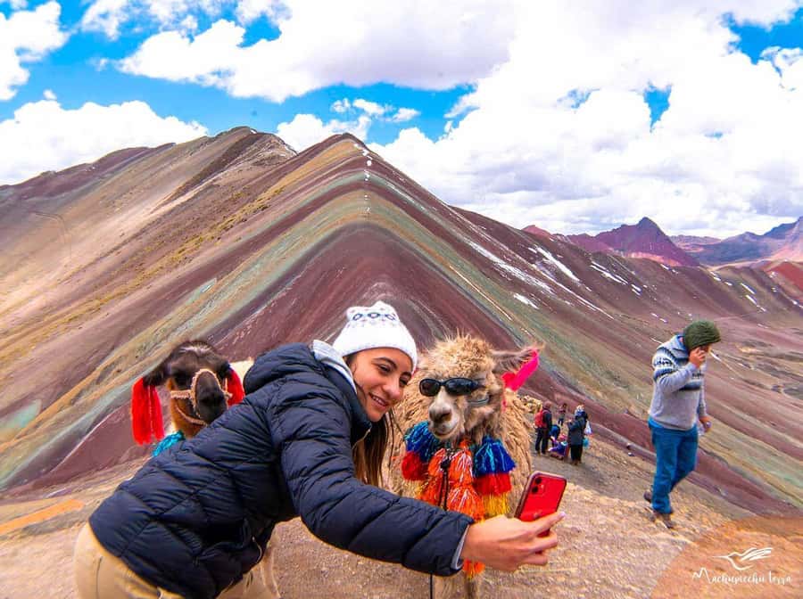Rainbow mountain horseback riding tour + Buffet Lunch - Breakfast in Cusipata after the first drive