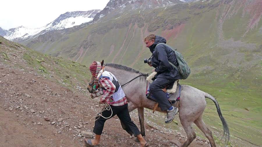 Rainbow mountain horseback riding tour + Buffet Lunch - Guide quality and language