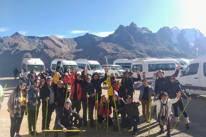 Rainbown mountain cusco 1 Day - Group size, guide support, and practical comfort