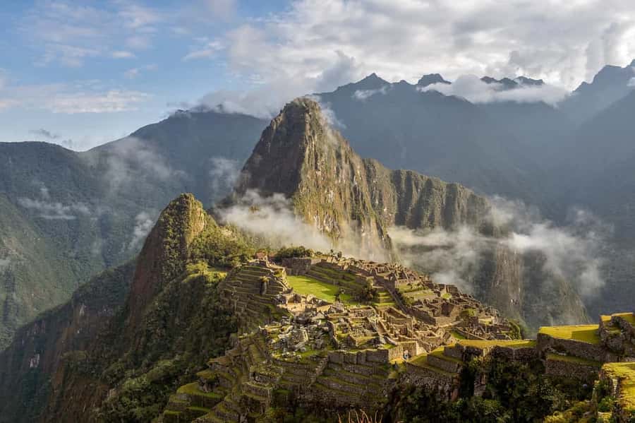 Sacred Valley & Machu Picchu by Train: 2-Day, 1-Night Tour - Urubamba lunch and the circular terraces of Moray