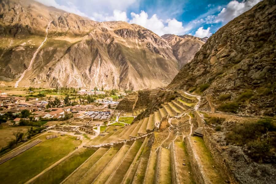 Sacred Valley: Ollantaytambo, Chinchero And Yucay With Lunch - Chinchero: mountain views and living craft traditions