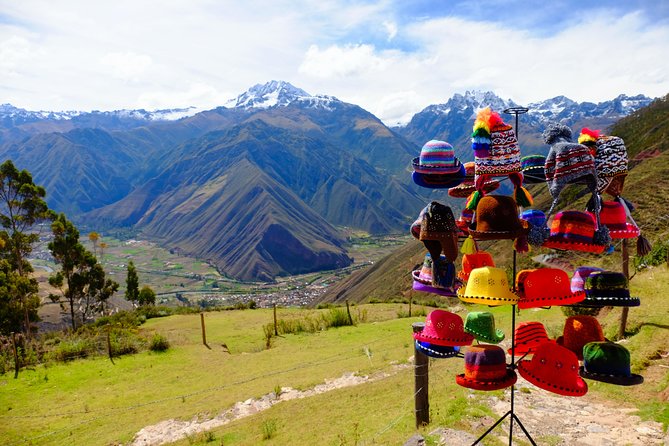 Sacred Valley Pisac Ollantaytambo and Chinchero Full-Day Tour - Pisac town and the question of the market