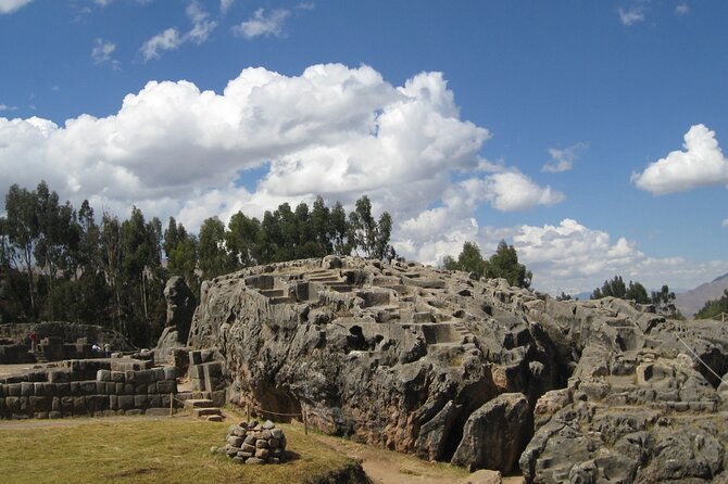 Sacsayhuaman Temple, Tambomachay and Puca Pucara Half-Day Tour - Sacsayhuaman: massive stones above Cusco