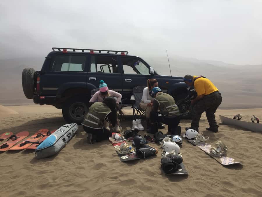 Sandbording in Lima - Getting your first board onto the sand