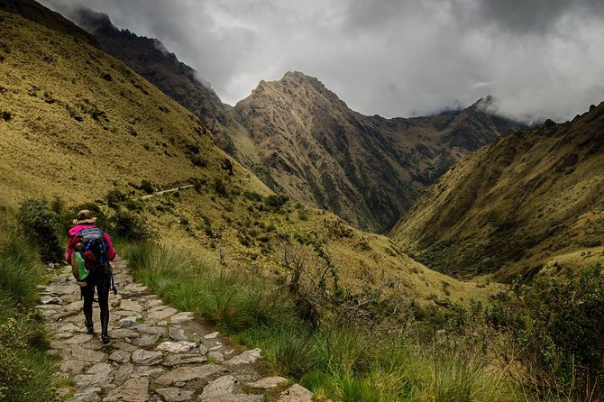 Short Inca Trail 2 Day Hike to Machu Picchu with Permits & Train - Wiñay Wayna: the strongest stop on the walk