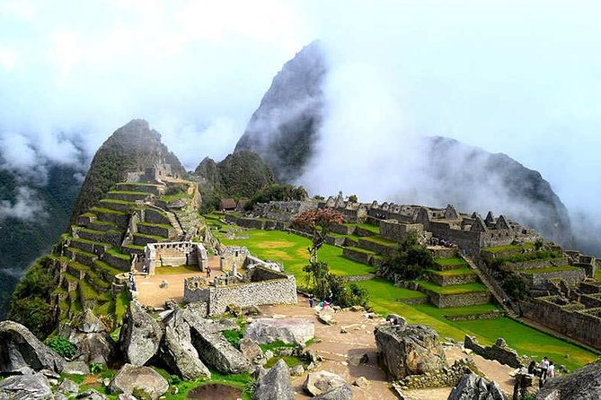 Small-Group Day Tour to Machu Picchu - Small group size and the guide experience