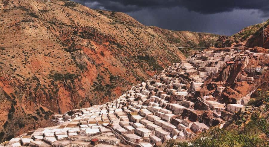 Super Sacred Valley - Maras reveals more than 3,000 working salt ponds