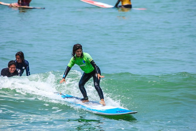 Surf lessons in Lima, Peru surf lessons best experience - Choosing between a lesson, coaching, or guide