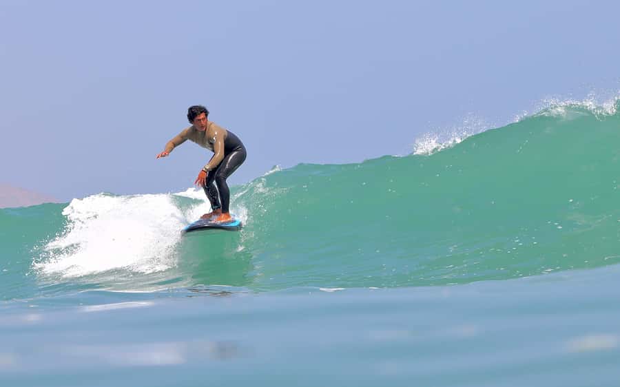 Surfing experience in Lima - Taking the board into Lima’s waves