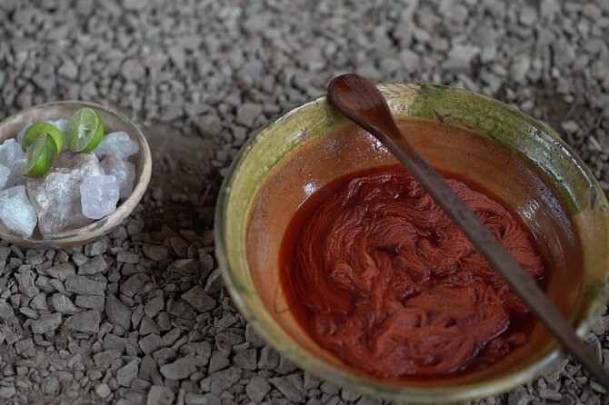 The Textile Workshop Experience in Cusco Region - Making color from Andean plants and materials