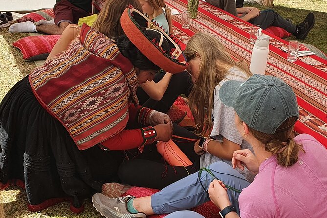 The Textile Workshop Experience in Cusco Region - Spinning fiber by hand