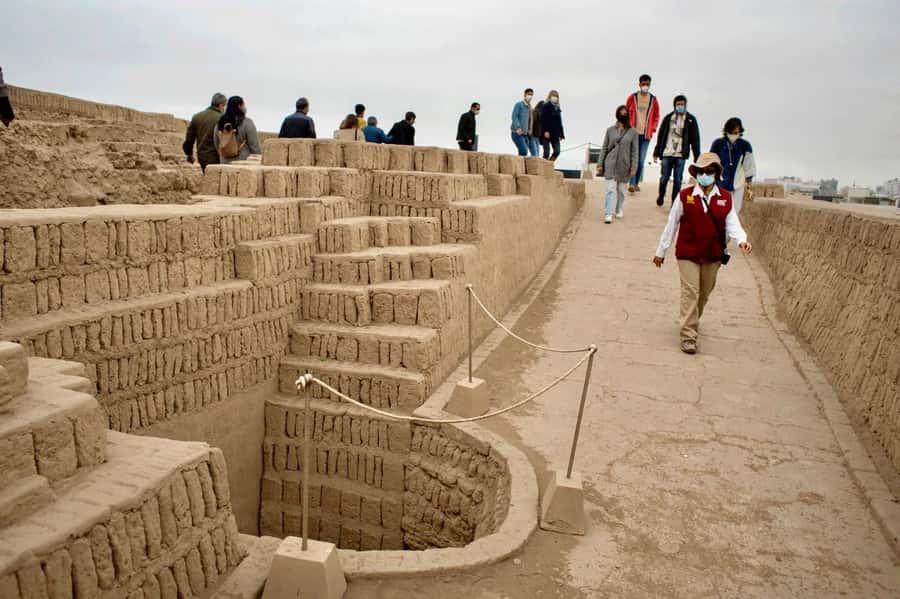 Tour Huaca Pucllana: Pyramids and Pre-Columbian Antiquity - The Miraflores pickup keeps the morning or afternoon simple