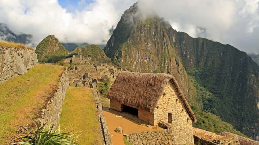 Tour Machu Picchu + Mountain of Huayna Picchu 2 days - Why the overnight plan works better than a rushed day trip