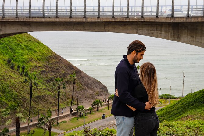 Tour Miraflores + Fotografía Profesional - El Faro Park and a lighthouse from the early 1800s
