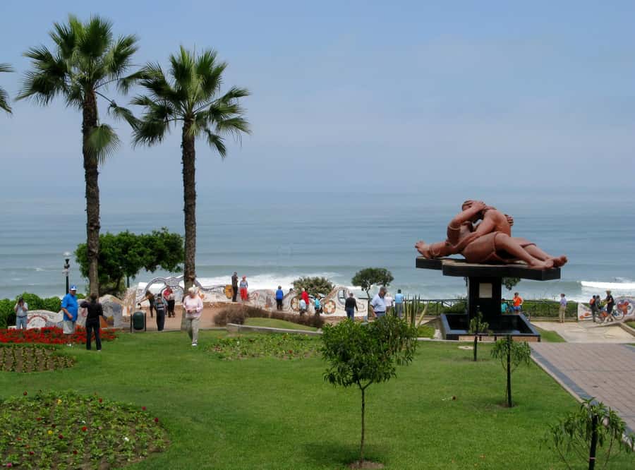 Tour of Lima with a visit to the catacombs of San Francisco. - See San Isidro’s greener, business-minded side