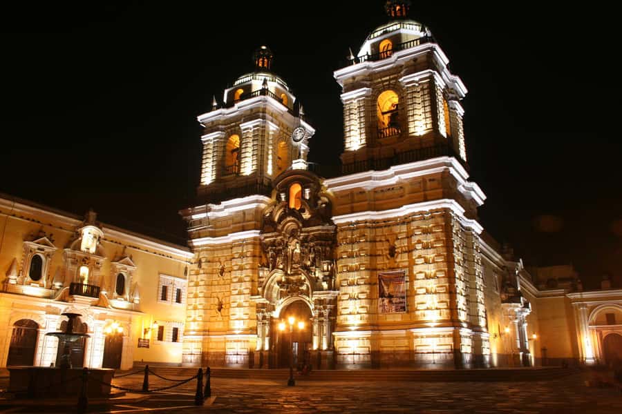 Tour of Lima with a visit to the catacombs of San Francisco. - Spend time around Lima’s Plaza Mayor