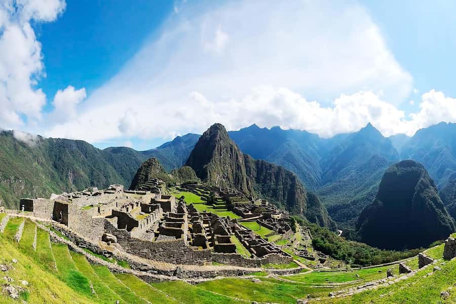 TOUR TO MACHU PICCHU FULL DAY BY TRAIN – The Best Adventure - Ollantaytambo and the early train