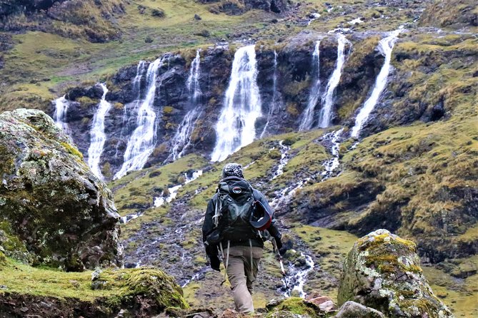 Ultimate Lares Trek & Inca Trail 5 days - Guides, group size, and the feel of the walk