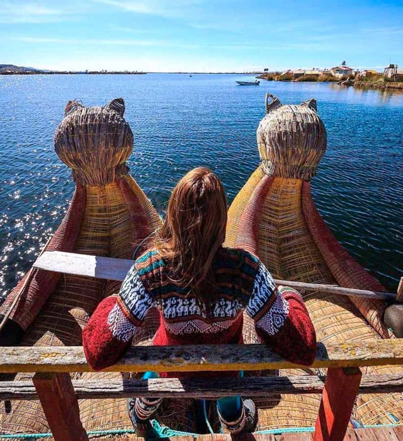 Uros Floating Islands Tour in Puno - The traditional reed boat option