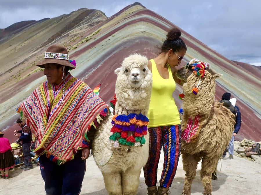 Vinicunca Mountain Tour - Full Day Tour to Rainbow Mountain - Cusipata provides breakfast before the climb