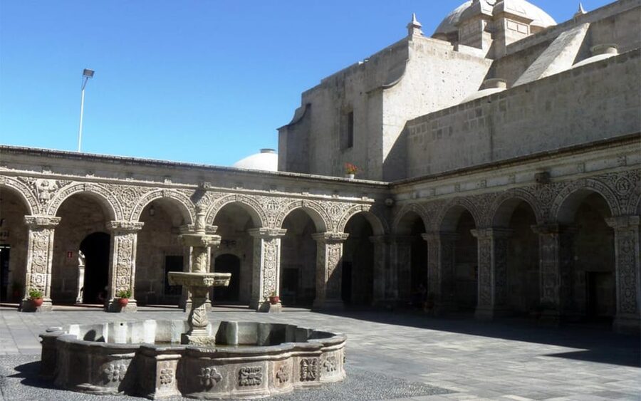 Walking tour in the Historic Center of Arequipa - Mundo Alpaca and Arequipa’s camelid connection